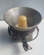 INN-91 Radziecki elektromegafon – przenośny głośnik tubowy (PRL).jpeg