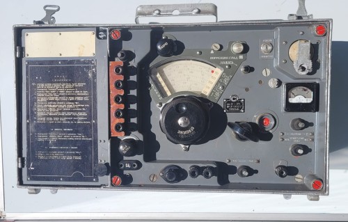 R-22 Radziecki odbiornik wojskowy R-311 „Omega” – lampowy2.jpeg