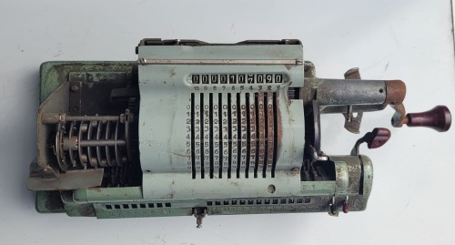 INN-95 Arytmometr typu Odhner – mechaniczna maszyna licząca 2.jpeg