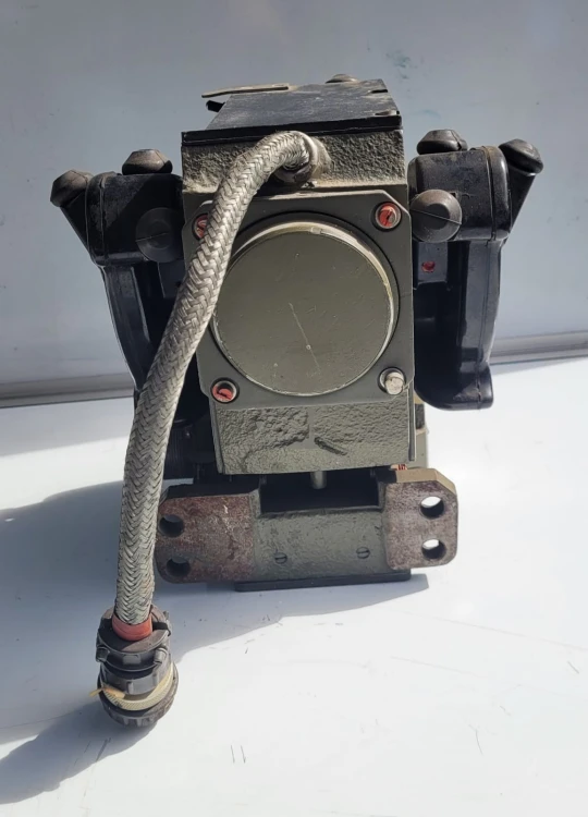 TL-23 Półautomatyczny celownik żyroskopowy ASP-3NM – lotniczy 3.jpeg