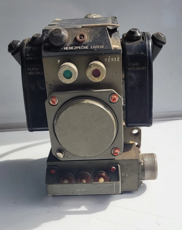 TL-23 Półautomatyczny celownik żyroskopowy ASP-3NM – lotniczy.jpeg