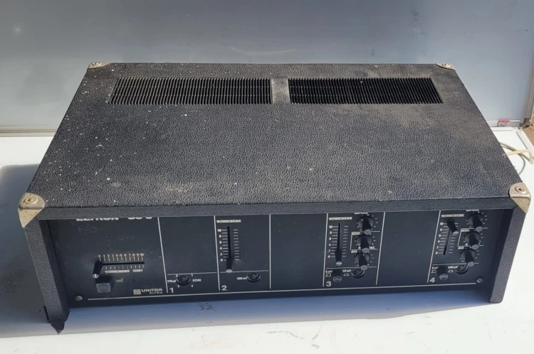 INN-97 Estradowy wzmacniacz Unitra Eltra – PRL (rack).jpeg