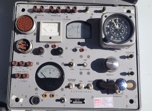 TL-24 Konsola testowa KV-11 (КВ-11) – pulpitu serwisowego lotniczego3.jpeg