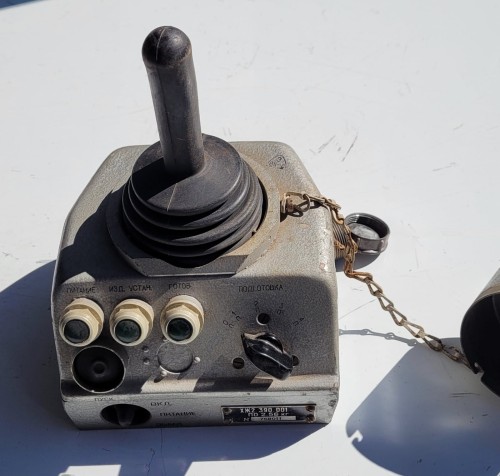 INN-105 Radziecki joystick sterowniczy – systemy T-72 (TPD-K1) 2.jpeg