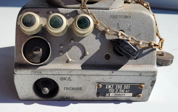 INN-105 Radziecki joystick sterowniczy – systemy T-72 (TPD-K1) 4.jpeg