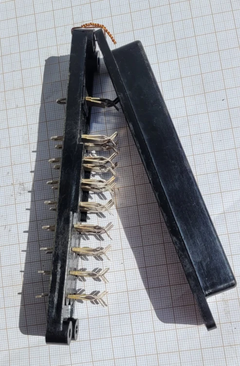 CR-22 Gniazdo 17-pin do końcówki mocy R-140 – złącze wojskowe techniczne 2.jpeg