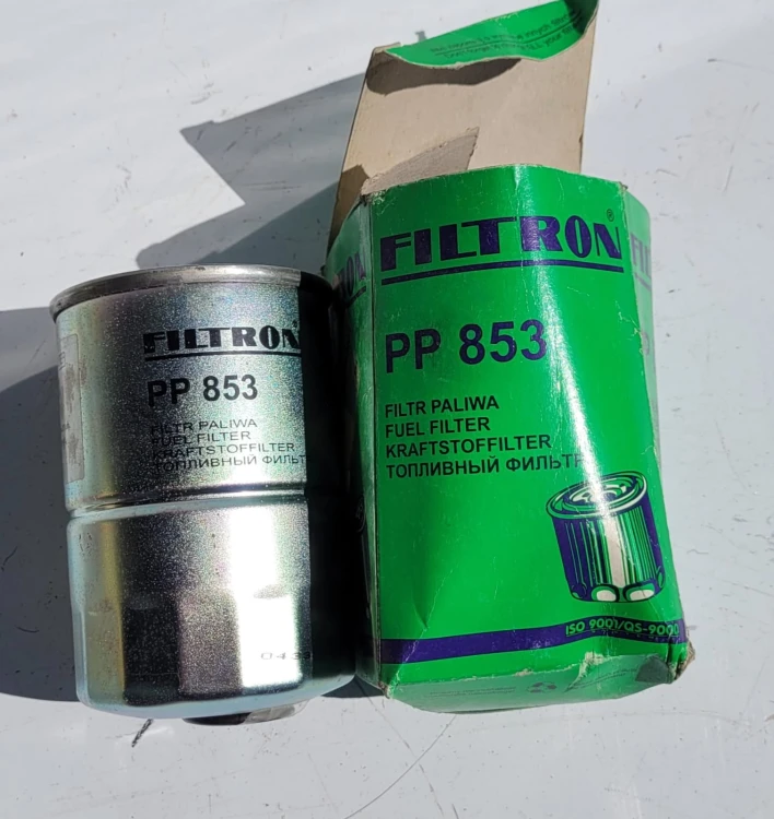 CZ-21 Filtr oleju (przykręcany) – silnik Diesel.jpeg