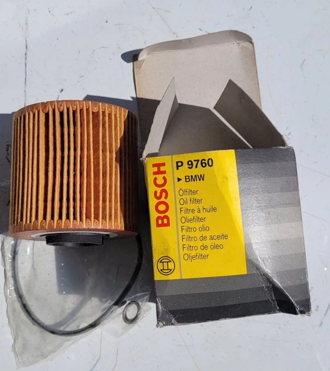 CZ-22 Wkład filtra oleju Bosch P 9760 – BMW.jpeg