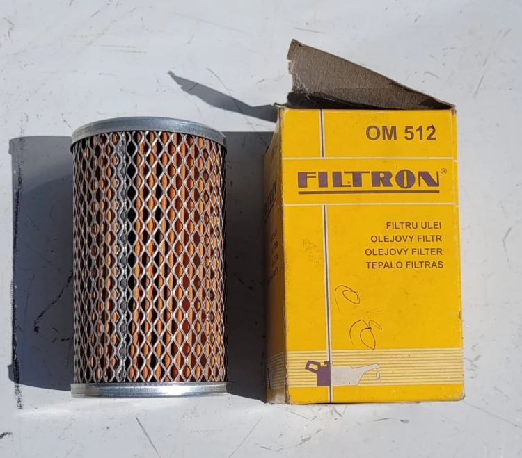 CZ-24 Wkład filtra oleju FILTRON OM 512.jpeg