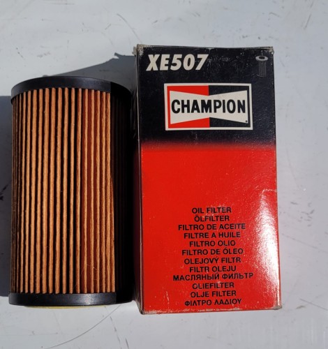 CZ-25 Filtr oleju Champion XE507.jpeg