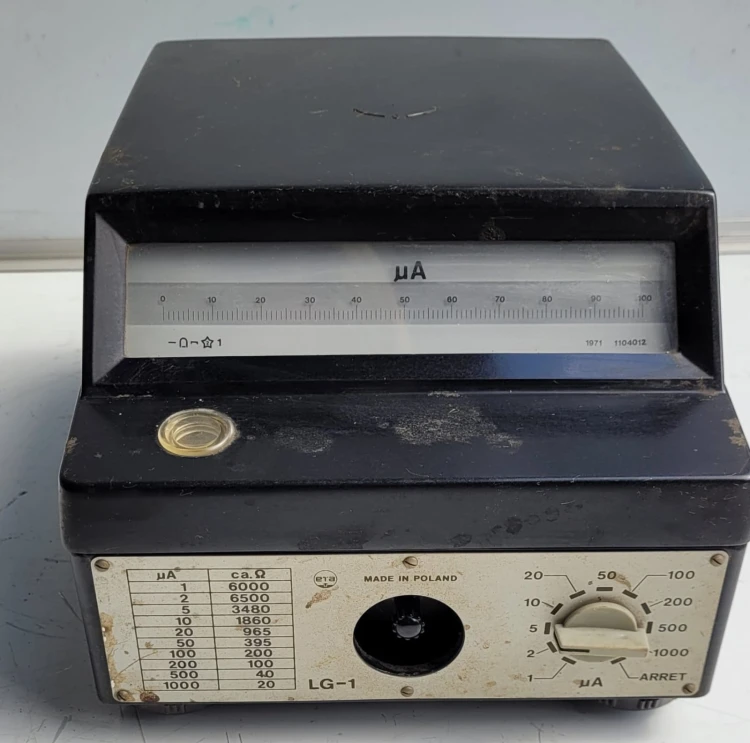 INN-121 Zabytkowy miernik analogowy µA – Polska 1971.jpeg