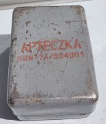 INN-126 Apteczka metalowa PRL z wyposażeniem – komplet, vintage.jpeg