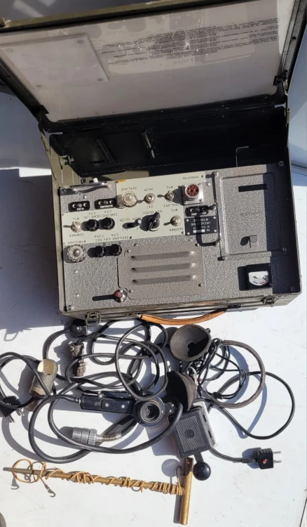 CR-28 Urządzenie wynośne do radiostacji R-140– panel sterowania, Wojsko Polskie.jpeg