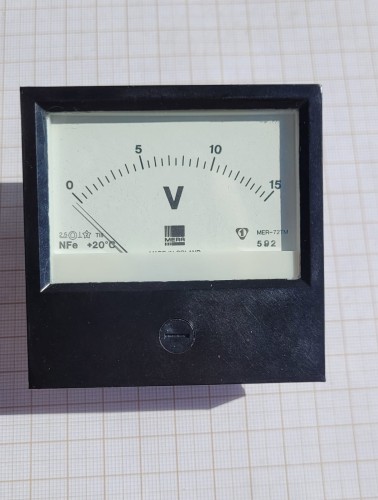 EL-46 Woltomierz Mera MER-72TM 15V – panelowy, PRL.jpeg