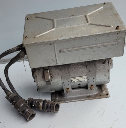 TL-29 Przetwornica  konwerter prądu PT-500 – prądnica, sprzęt techniczny.jpeg