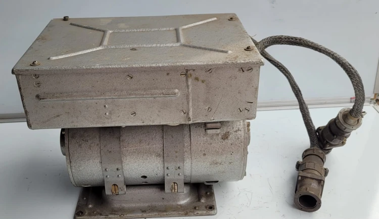 TL-29 Przetwornica  konwerter prądu PT-500 – prądnica, sprzęt techniczny5.jpeg