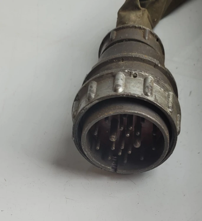 TL-32 Lotniczy siłownik elektryczny – element awioniki mechaniki pokładowej3.jpeg