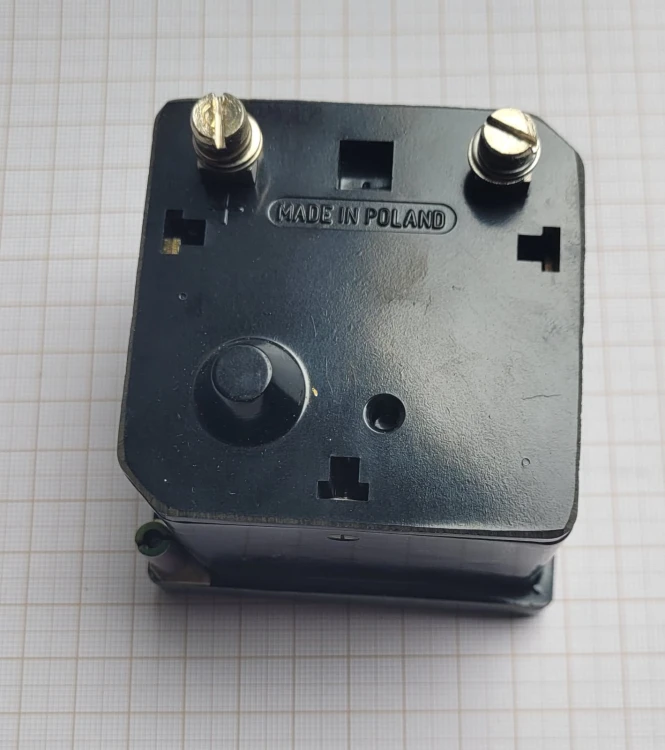 EL-52 Woltomierz Mera Lumel E17 250V AC – analogowy, tablicowy2.jpeg