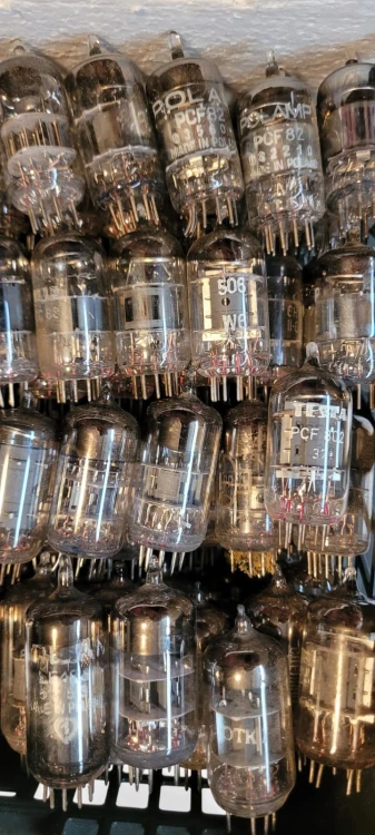 L-185 Mix lamp elektronowych – około 280 sztuk, retro  kolekcjonerskie2.jpeg
