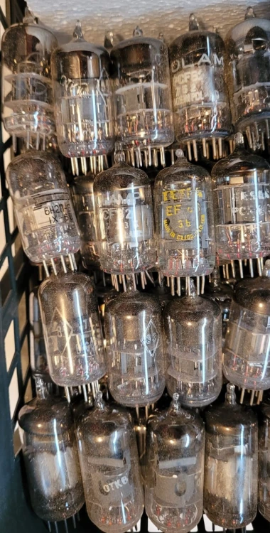 L-185 Mix lamp elektronowych – około 280 sztuk, retro  kolekcjonerskie3.jpeg