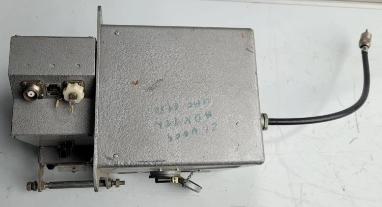 R-32 Wojskowa automatyczna skrzynka antenowa – radiostacja, militaria2.jpeg