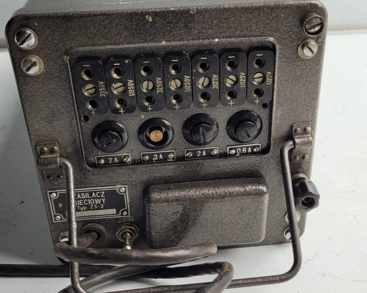 INN-179 Zasilacz do urządzeń lampowych radiotelefonu K1 2.jpeg