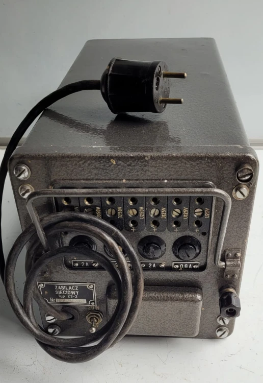INN-179 Zasilacz do urządzeń lampowych radiotelefonu K1.jpeg