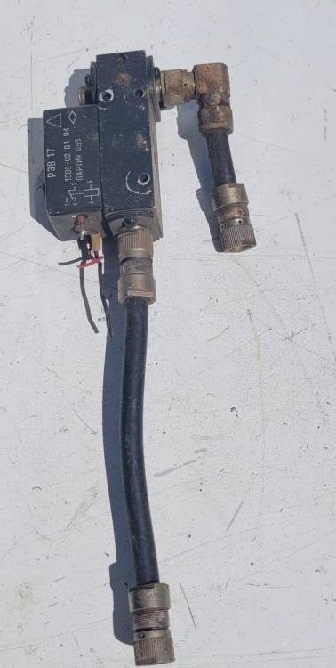 EL-65 Przekaźnik antenowy REW-17  РЭВ-17 – do 1 GHz3.jpeg