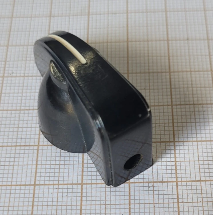 EL-84 10szt Pokrętło gałka na potencjometr oś 5mm3.jpeg