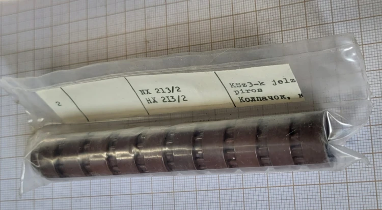 EL-85 10szt Osłona kontrolki świateł żarówki czerwona KSz3-K3.jpeg