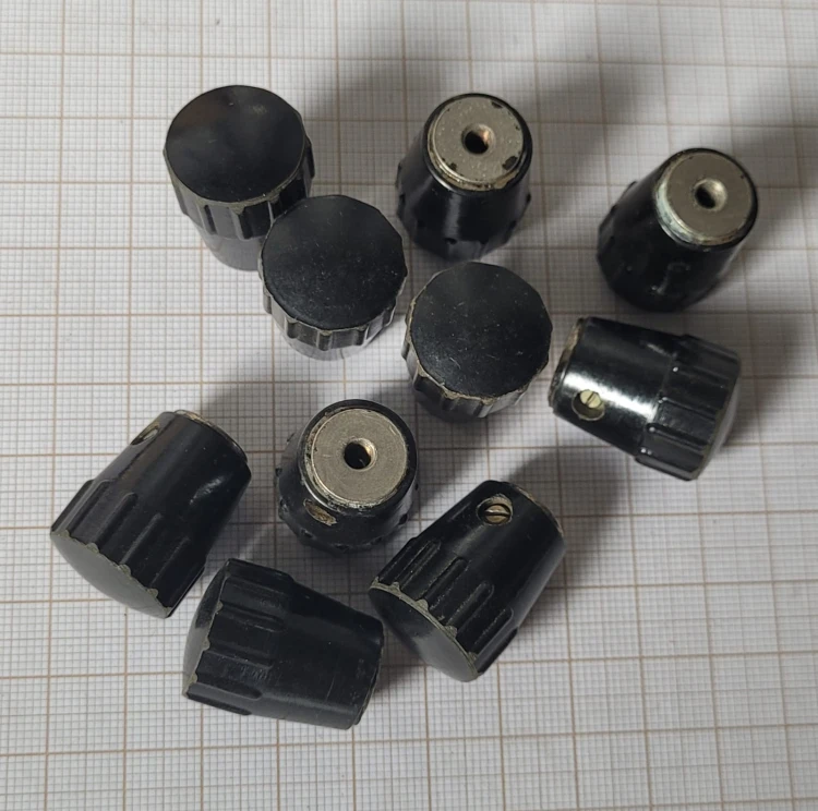 EL-100 10szt Pokrętło gałka oś 3mm.jpeg