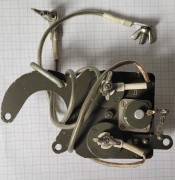 CR-37 Transformator anten odbiorczych R140 – dipol 2×13 m - z mocowaniem2.jpeg