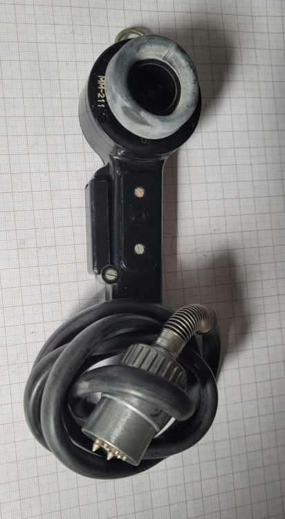 CR-38 Mikrofon słuchawka MM211 8-pin – radiostacja R-140.jpeg