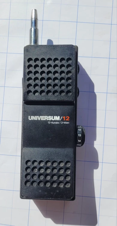 R-41 Radiotelefon CB Universum 12 kanałów 2W – Quelle vintage.jpeg