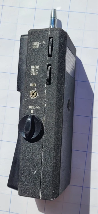 R-41 Radiotelefon CB Universum 12 kanałów 2W – Quelle vintage2.jpeg