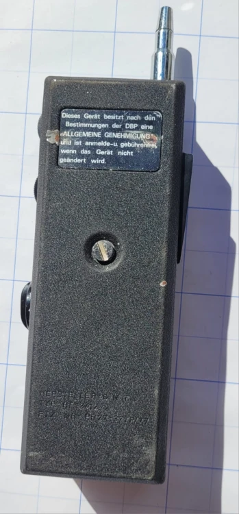 R-41 Radiotelefon CB Universum 12 kanałów 2W – Quelle vintage3.jpeg