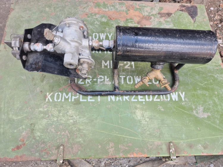 TL-58 Zestaw narzędziowy polowy MZR – remont płatowca MiG-21i.jpeg