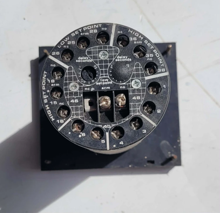 EL-110  Woltomierz panelowy Crompton  0–100 kV3.jpg