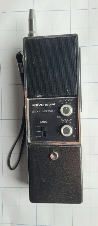 R-54 Radiotelefon Universum BSG 3271 CB Radio – 3 kanały AM3.jpg