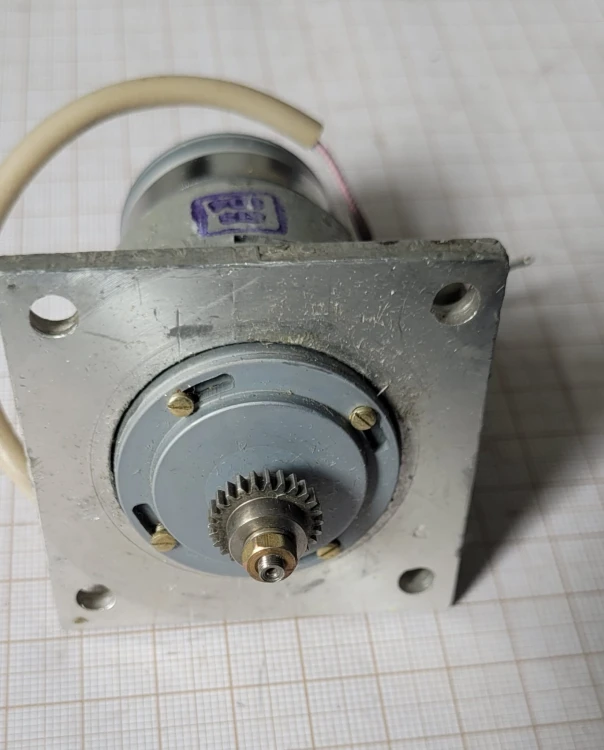 EL-119 Silnik prądu stałego DPM ДПМ-35N1-04 b.jpeg