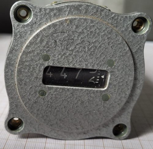 TL-70 Lotniczy licznik mechaniczny – przyrząd pokładowy2.jpeg