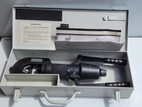 INN-234 Praska hydrauliczna Novopress HPM 400 – bezmatrycowa, w walizce.jpeg