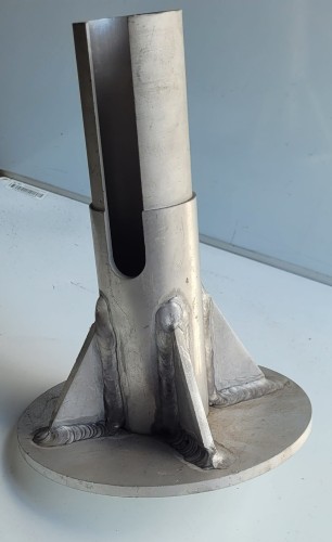 M-11 Stopa montażowa do masztu Ø55 mm – wysokość 30 cm.jpeg