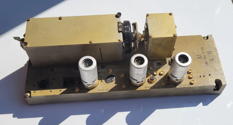 CR-50 Radziecki moduł odbiorczy RF – kondensator zmienny, cewki, części DUŻY.jpeg