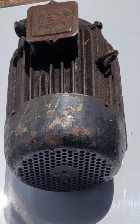 CZ-72 Silnik elektryczny VEM KR 112 – 0,9 1,2 kW, NRD, dwubiegowy4.jpeg