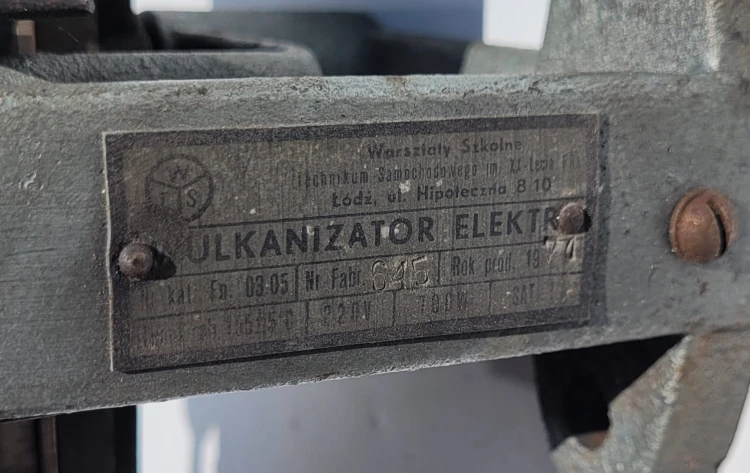 INN-236 Wulkanizator elektryczny PRL 1974r. – 220V 700W, prasa do dętek3.jpeg