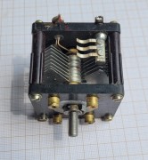 CR-52 Kondensator powietrzny regulowany – element radiotechniczny RF HF.jpeg