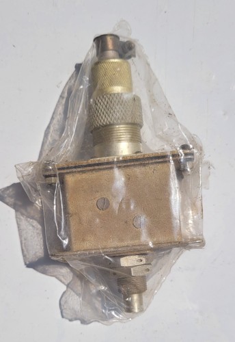 TL-80 Lotniczy wyłącznik krańcowy – oryginalny element awioniki.jpeg
