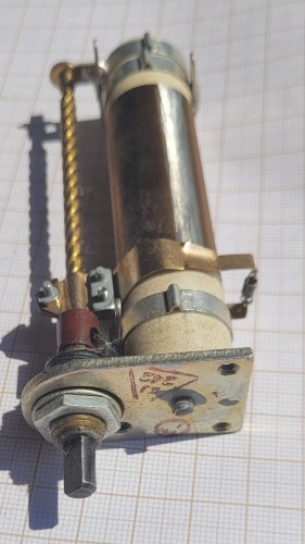 EL-134 Rezystor suwakowy – opornik regulowany na ceramicznym korpusie2.jpeg