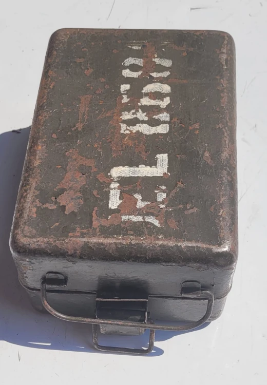 S-19 Metalowa skrzynka wojskowa 18 × 12 × 9 cm – oryginalna.jpeg